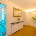 Sleeping - Red House - Grosses Haus Fuer Gruppen Mit 2 - 15 Betten - 2 Kuechen - Parkplaetze - Self Check-in Dom wakacyjny *