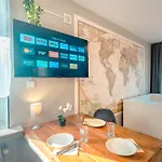 Sleeping - Red House - Grosses Haus Fuer Gruppen Mit 2 - 15 Betten - 2 Kuechen - Parkplaetze - Self Check-in * Bielefeld