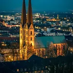 Sleeping - Red House - Grosses Haus Fuer Gruppen Mit 2 - 15 Betten - 2 Kuechen - Parkplaetze - Self Check-in