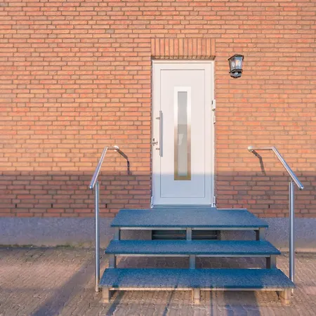 Sleeping - Red House *