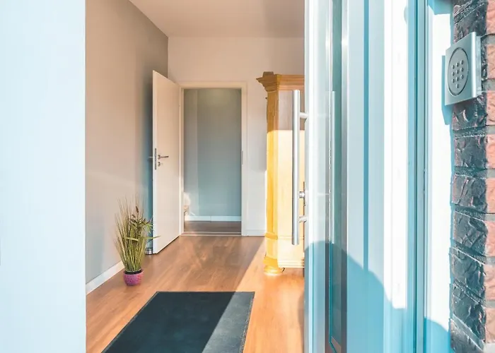 Sleeping - Red House - Grosses Haus Fuer Gruppen Mit 2 - 15 Betten - 2 Kuechen - Parkplaetze - Self Check-in Tatil Evi Bielefeld